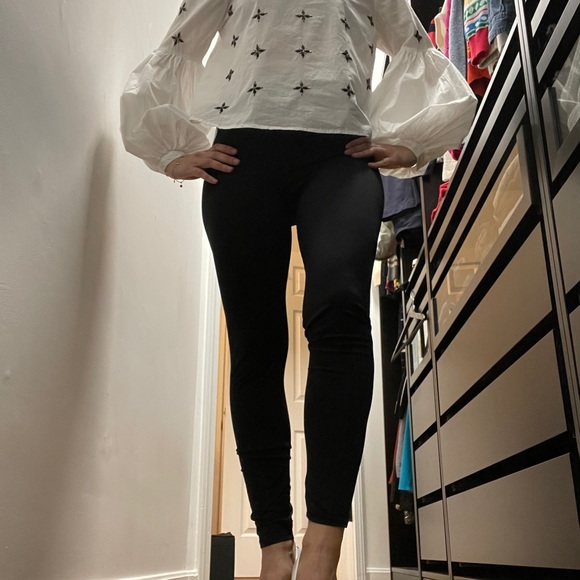 100% cotton white shirt with dramatic sleeve - Picture 2 of 9